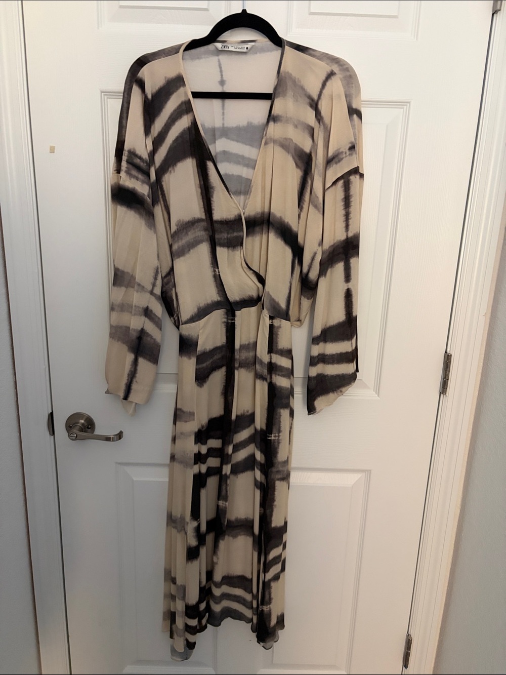 Zara Cream and Black Abstract Stripe Maxi Dress